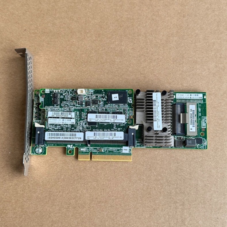 hp smart array p440 4gb fbwc 12gb 1 port int sas 01