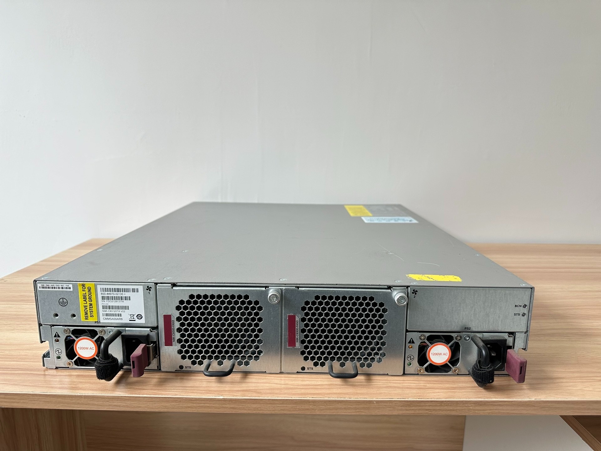 Cisco N9K C93120TX Nexus 9300 with 96p 100M110G T and 6p 40G QSFP 02