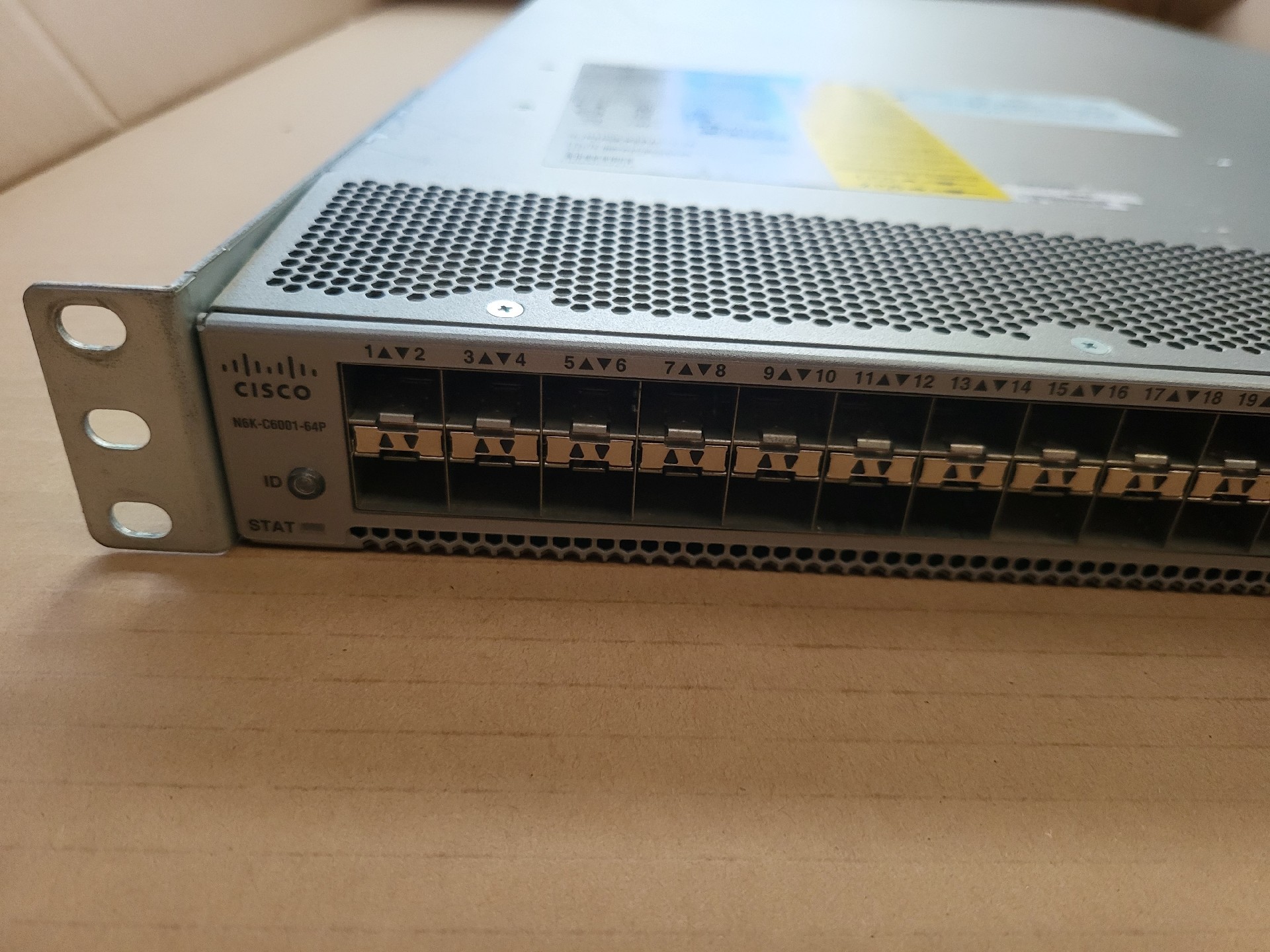 cisco nexus n6k c6001 64p switch 02