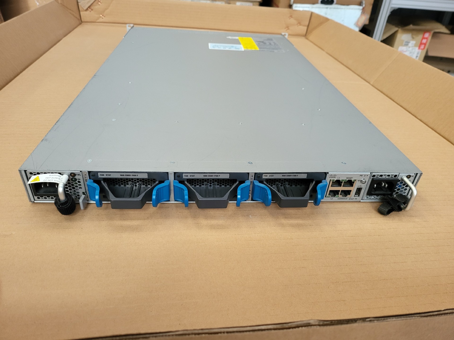 cisco nexus n6k c6001 64p switch 05