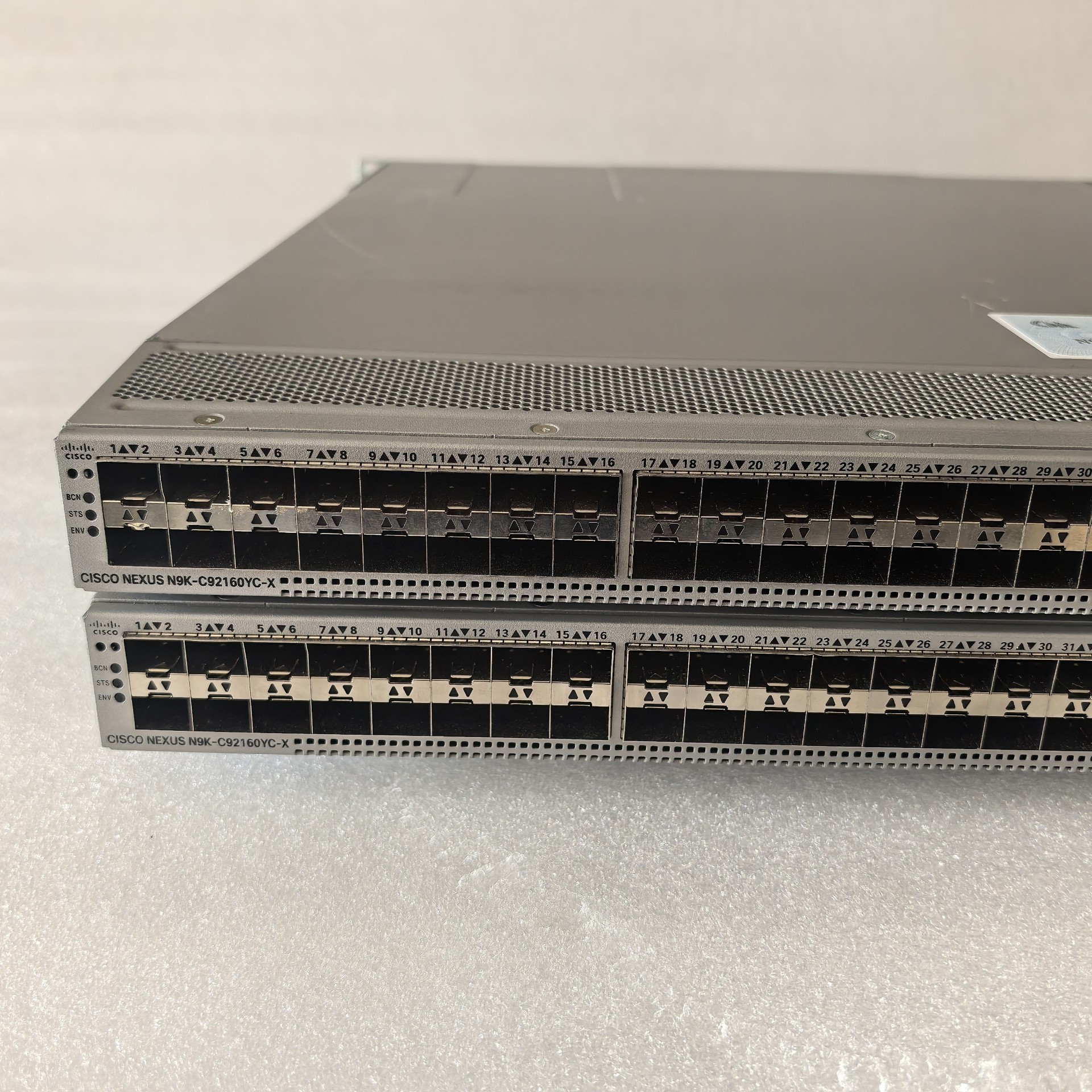 switch cisco nexus n9k c92160yc x 05