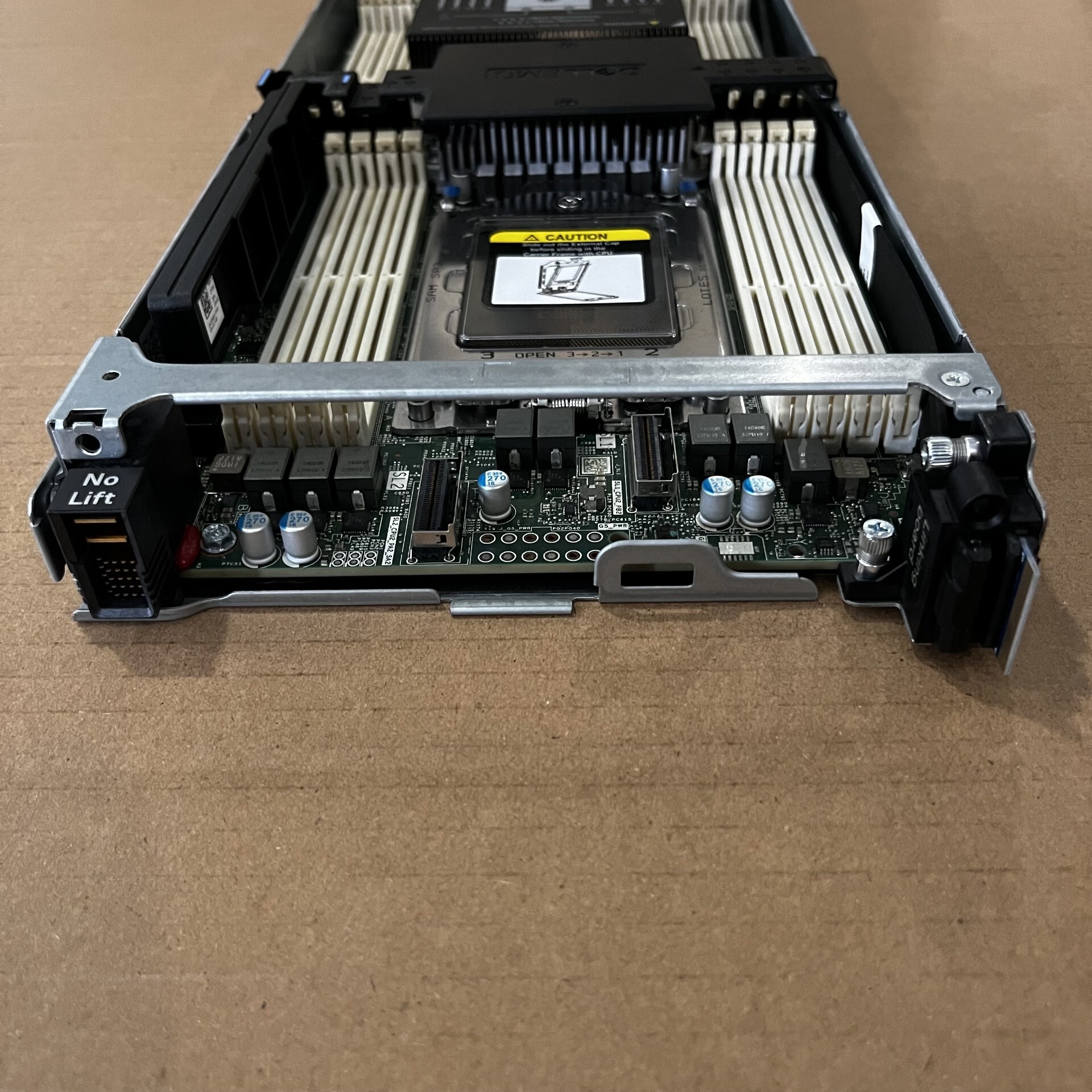 may chu server dell c6525 4 node 8 cpu epyc amd 09 may chu server dell c6525 4 node 8 cpu epyc amd 09