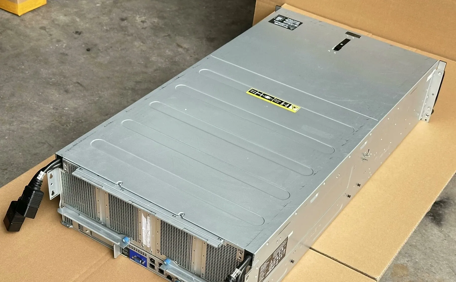 may chu ai hp apollo 6500 xl 270d gen 10 g10 8 gpu v100 sxm2 nvlink 4 Máy chủ AI HP Apollo 6500 XL 270d Gen 10 G10 8 GPU V100 SXM2 nvlink - Hinh 4