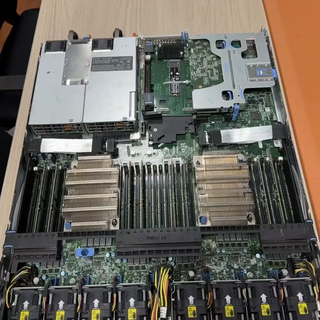 may chu dell poweredge c4140 4 x gpu tesla v100 sxm2 nvlink 4 Máy chủ Dell PowerEdge C4140 4 x GPU tesla V100 SXM2 Nvlink - Hinh 4