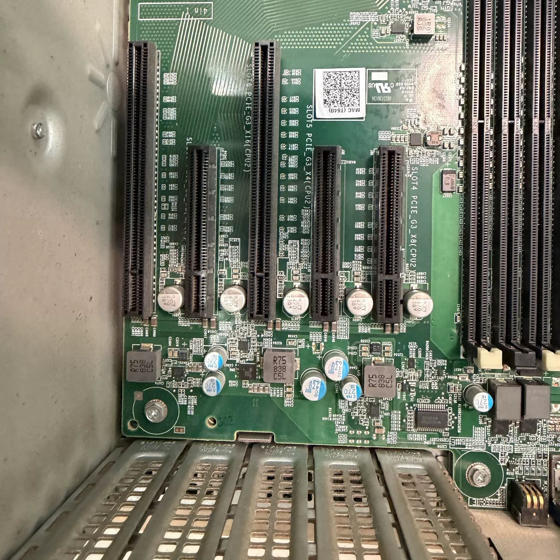 may chu server dell poweredge t640 lff 8 x 2 5inch chinh hang 4 may chu server dell poweredge t640 lff 8 x 2 5inch chinh hang 4