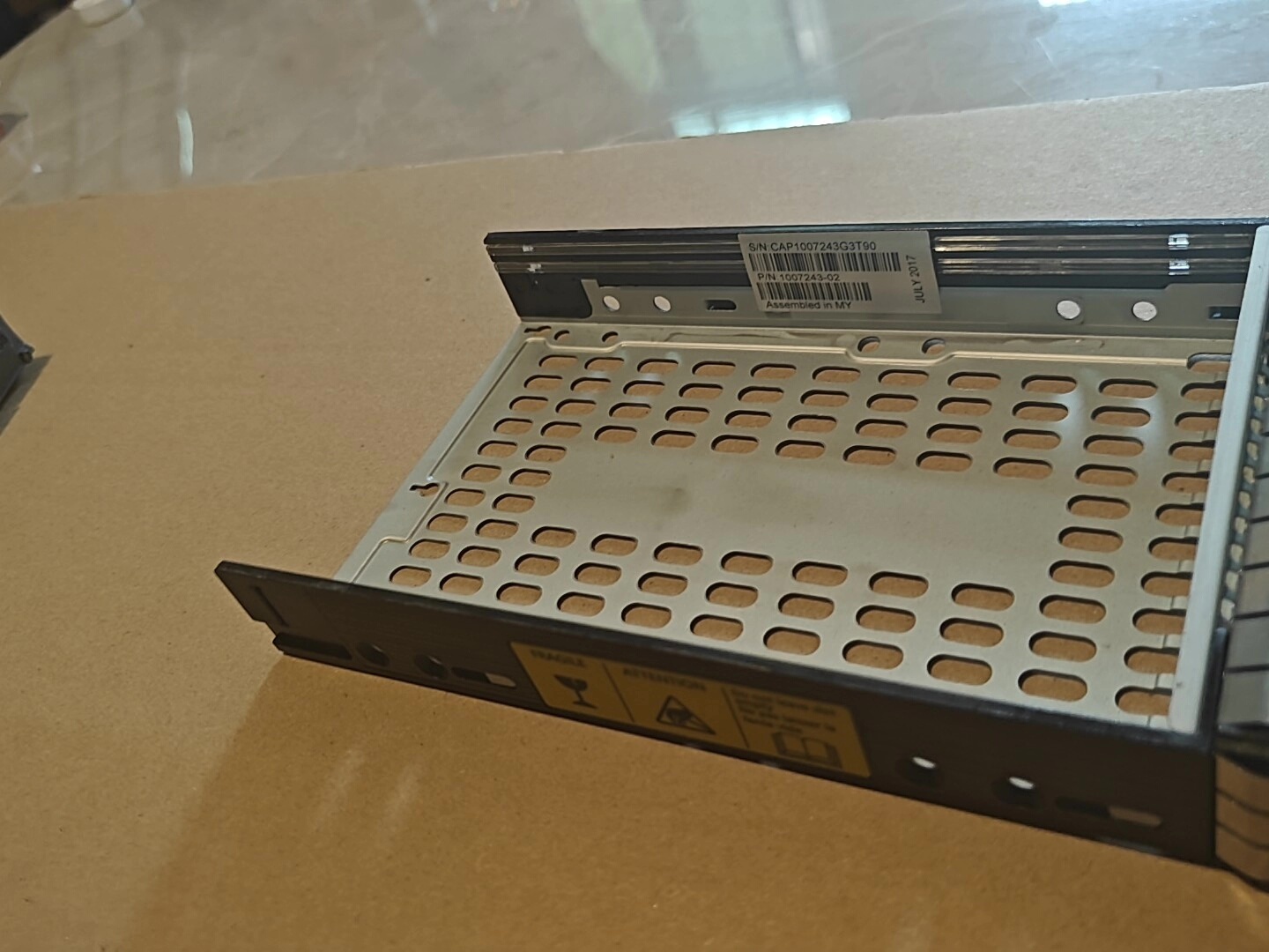 khay o cung tray veritas hp 3par 3 5 inch 5 Khay ổ cứng Veritas HP 3PAR - Ảnh 5